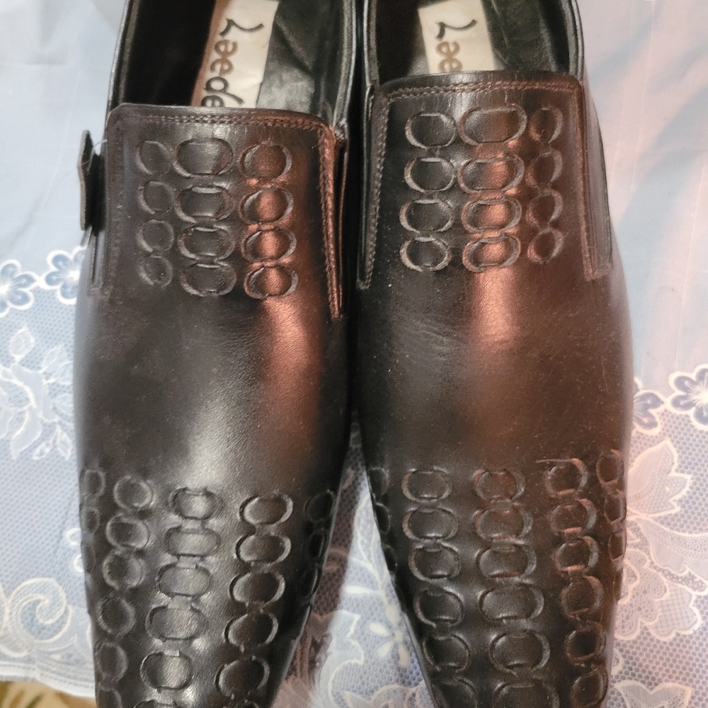Shoes - Picture 2 of 5